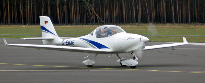 Учебный полет на самолете Aquila A210