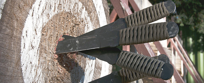 Метание ножей