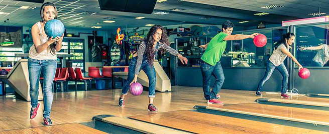 Игра в боулинг